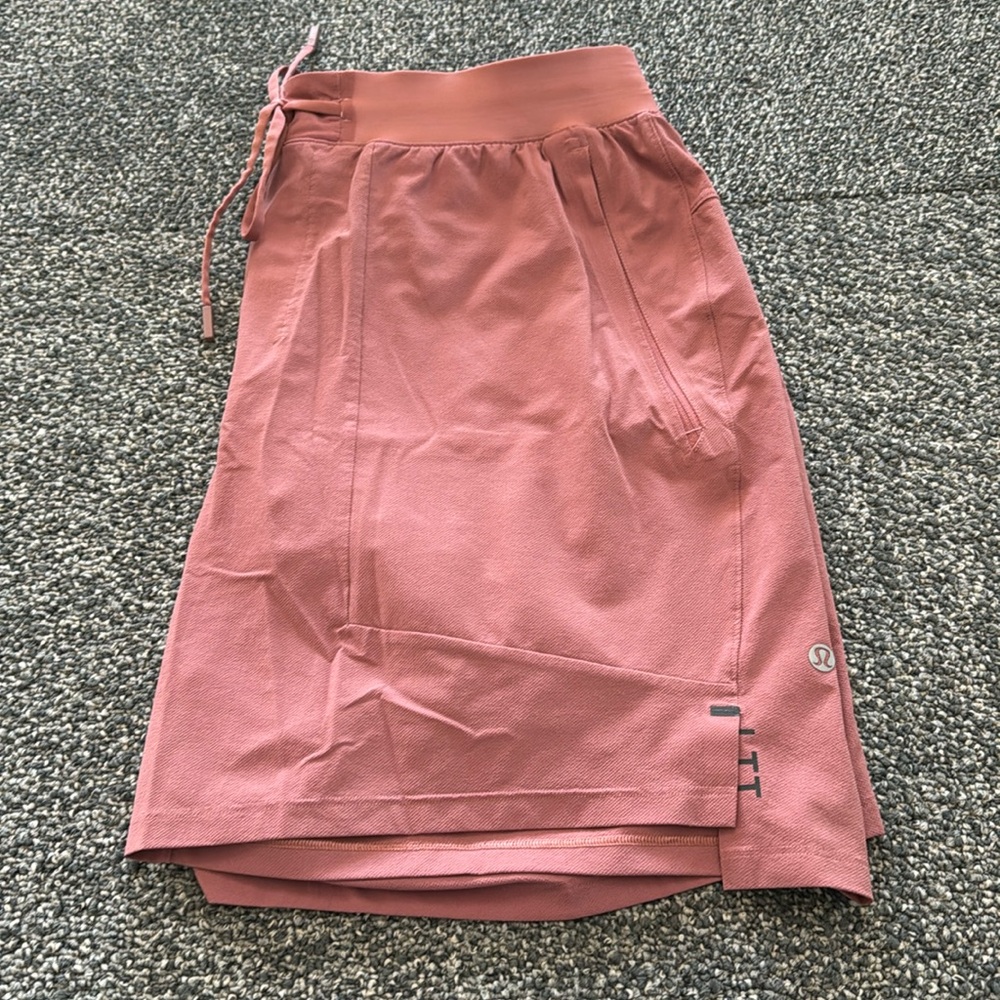 Lululemon - Men's License to Train Linerless Short 7" - XL